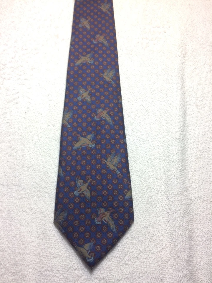 SMITHSONIAN INSTITUTE MENS TIE NAVY BLUE WITH BURGUNDY AND BIRDS 3.25 X 59 - Image 2 of 4