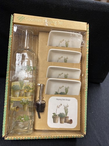 Cypress Gourmet Dipping Set 4 piatti da immersione più bottiglia di vetro gourmet da 16 once - Foto 1 di 9