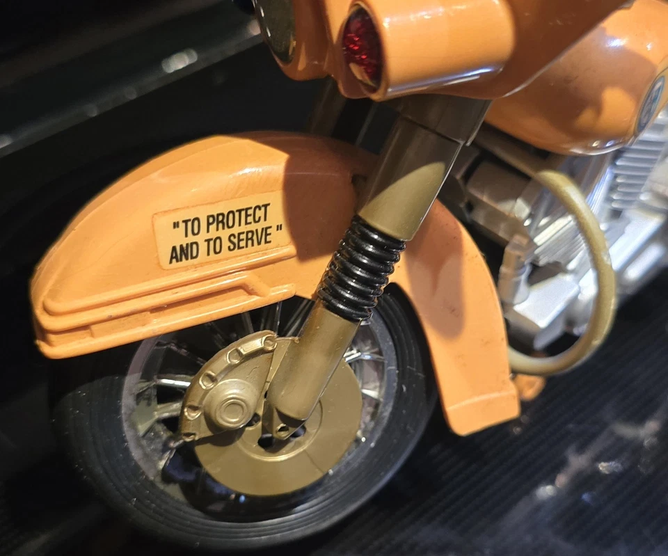 FunRise Años 80 Policía Metropolitana Harley Davidson Motocicleta Luces/Sonido *No Funciona* Foto 2 de 4