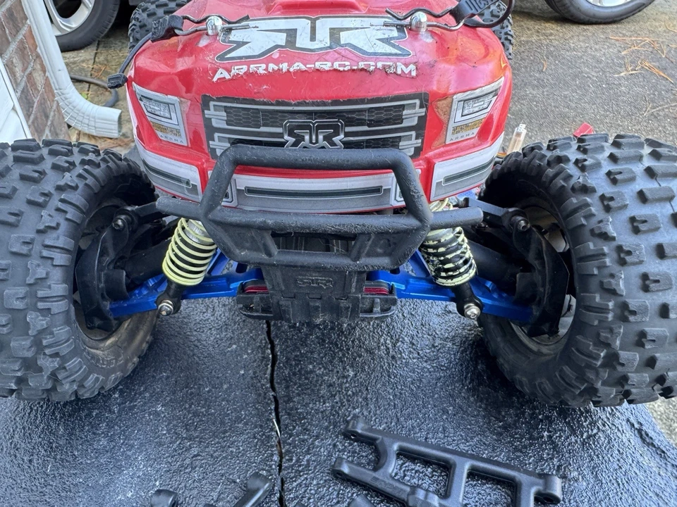 Arrma granite 4x4 3s blx Brushless Monster Truck , Charger And Lipo Batteries - Image 3 of 4