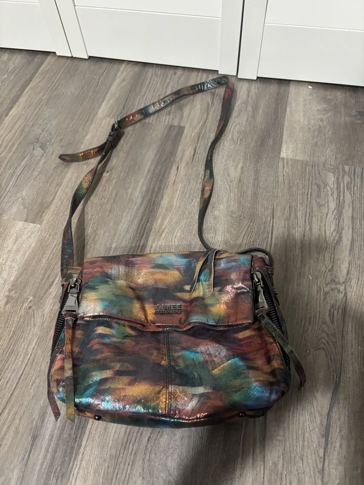 Bolso Bandolera AIMEE KESTENBERG Brillo Metálico Tie Dye Cuero Pistola Herrajes de Metal Foto 2 de 4