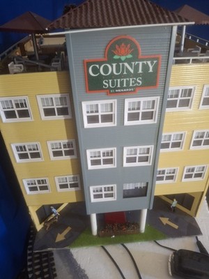 Menards County Suites Inn Hotel Train layout Building lighted led O Gauge