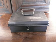 Antike Metall-Kassette Geldkassette mit Griff & Schloss – ca. 1900–1940 – 19×11