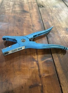 Allflex Retract-O-Matic Ear Tagger Applicator Pliers, MPN APP-UTT