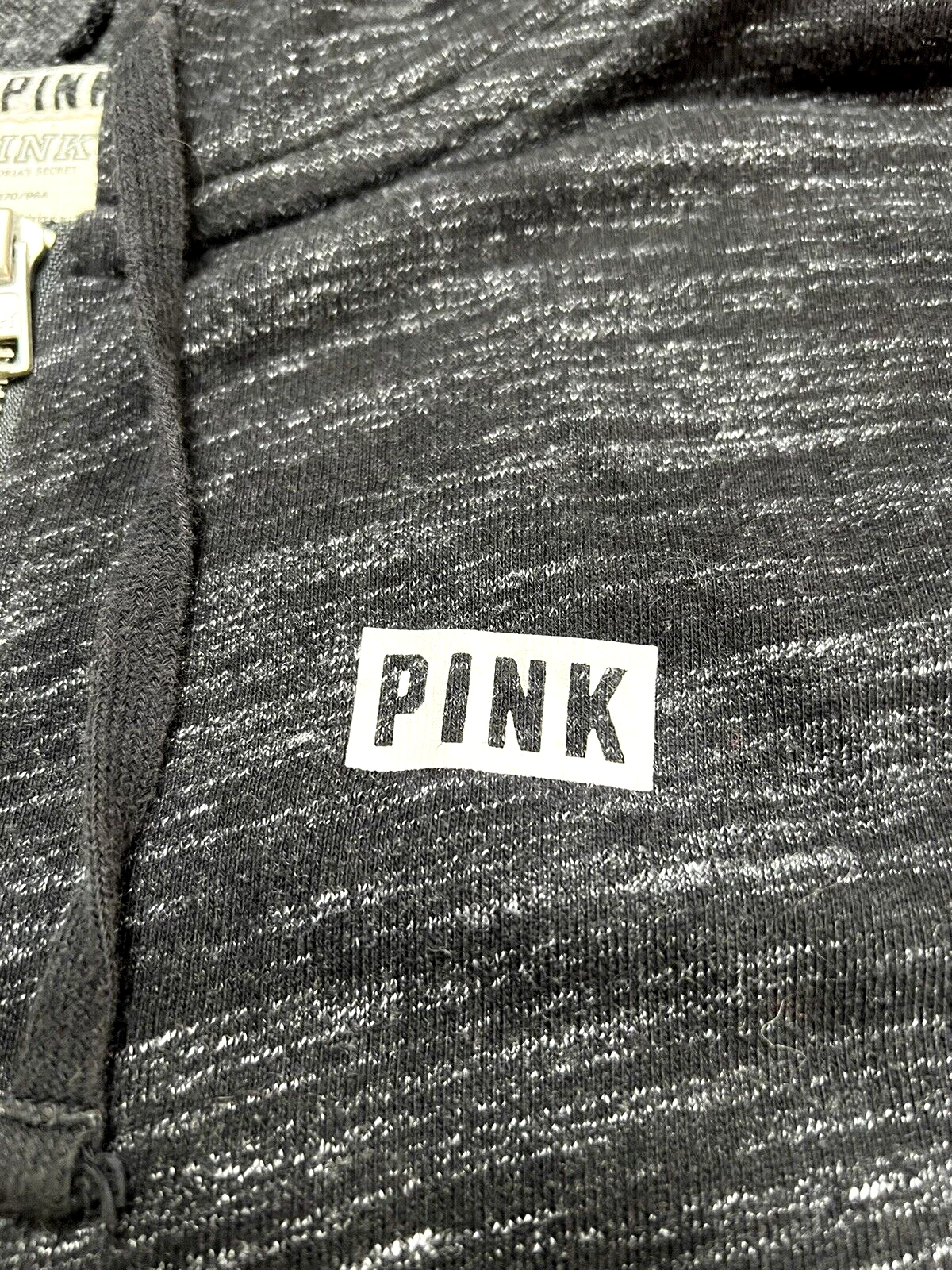 UNDERCOVER Felpa donna Victoria's Secret ROSA full zip nera con cappuccio taglia media 170 96A spacchi laterali