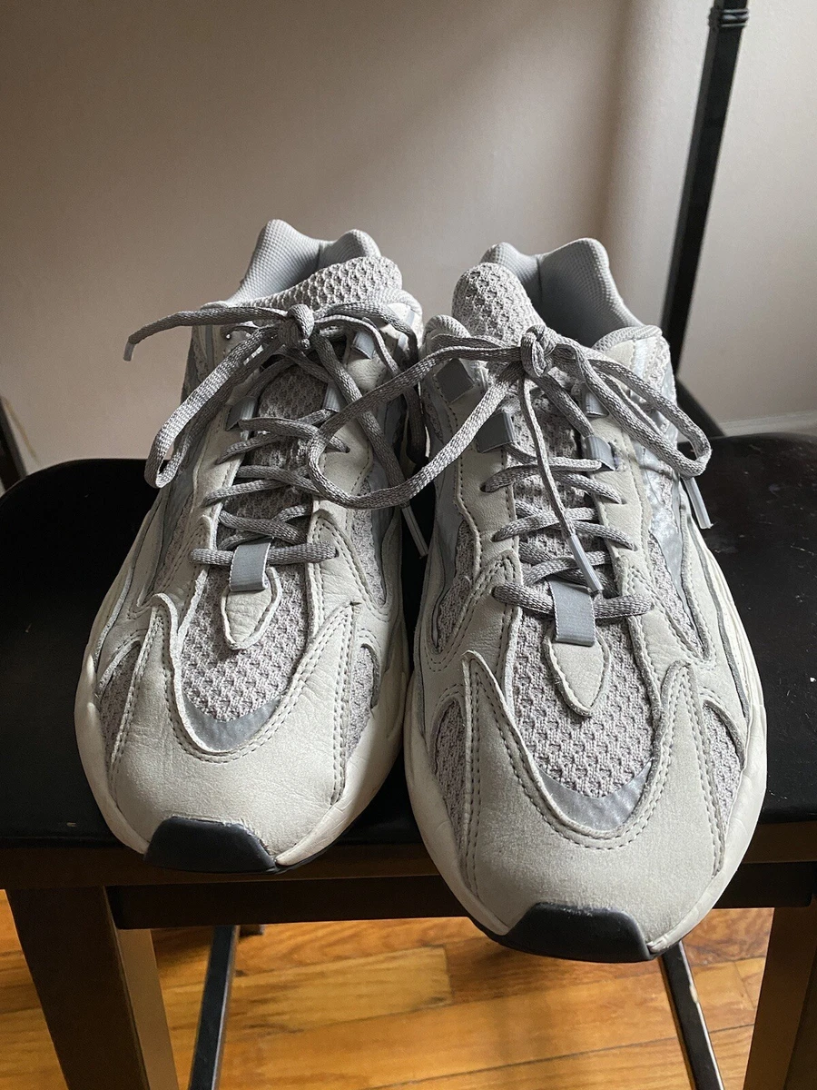 【新品】adidas YEEZY BOOST 700 V2 Static