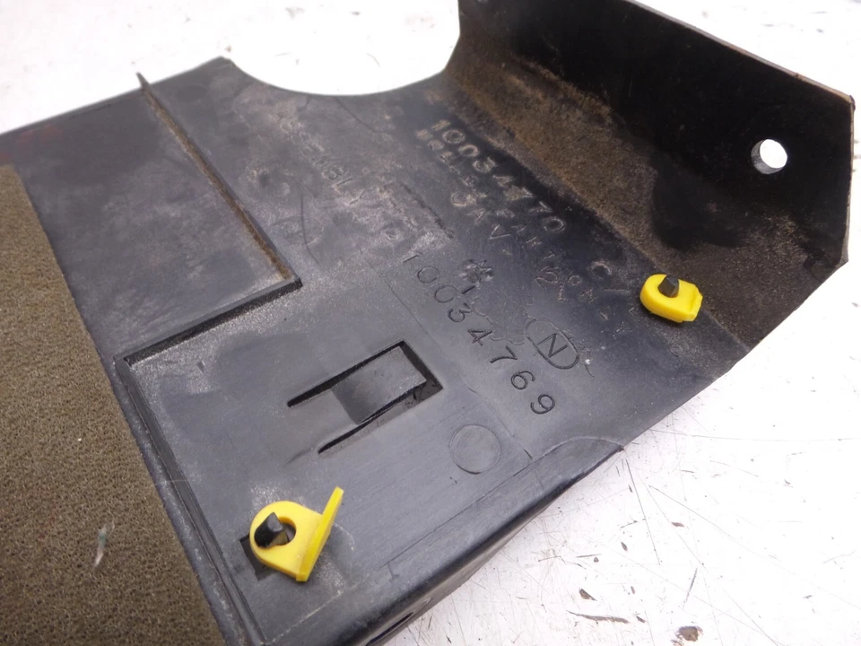 Пластиковый кронштейн крепления модуля управления двигателем ECM 82-89 Pontiac Firebird 10034770 - Изображение 3 из 4