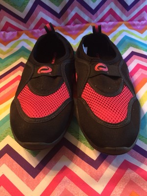 womens water shoes size 7