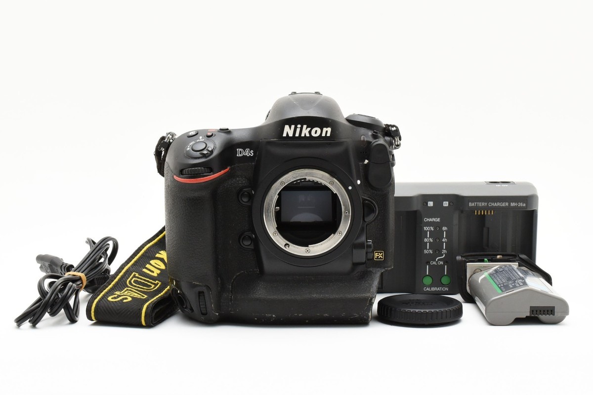 Nikon D4S 16.2 MP Digital Camera Body w/charger from Japan [verry