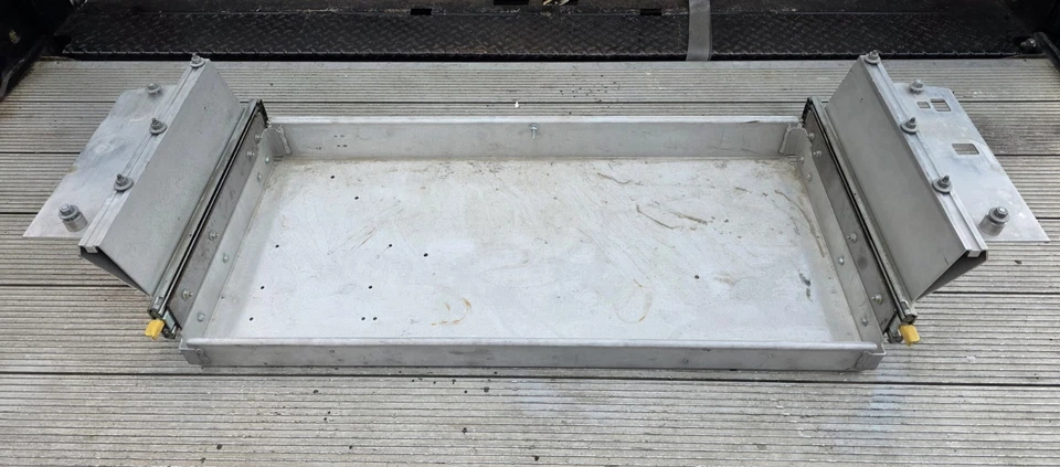 Bandeja de radio electrónica Ford Police Interceptor 2010-19 sedán Taurus maletero OEM Foto 2 de 4