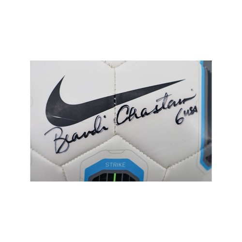 Balón de fútbol Nike 5 Preimer League autografiado firmado por Brandi Chastain (PSA Holo) - Imagen 2 de 3