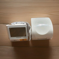 Panasonic EW-BW10 Handgelenk-Blutdruckmessger&auml;t LCD CE wei&szlig; mit Etui