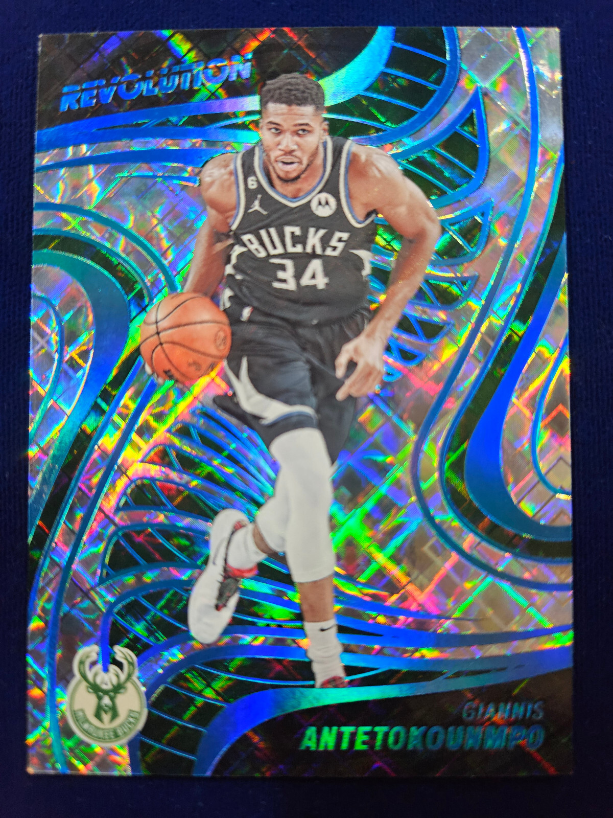 🌟 Giannis Antetokounmpo 2022-23 Panini Revolution Cosmic #/99 MVP BUCKS #73