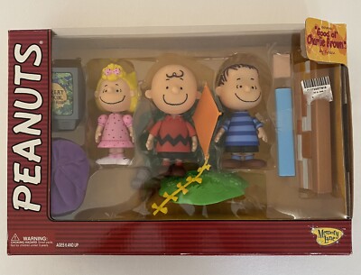 PEANUTS - VINTAGE FIGURE COLLECTION - NEW!
