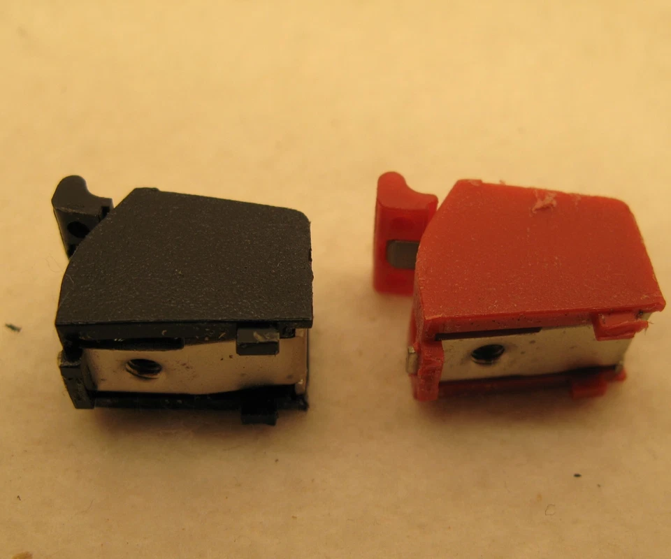 Speaker Connection Terminals pulled from Braun LC3 - Image 2 of 4