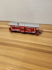 Athearn Caboose Cross Safely