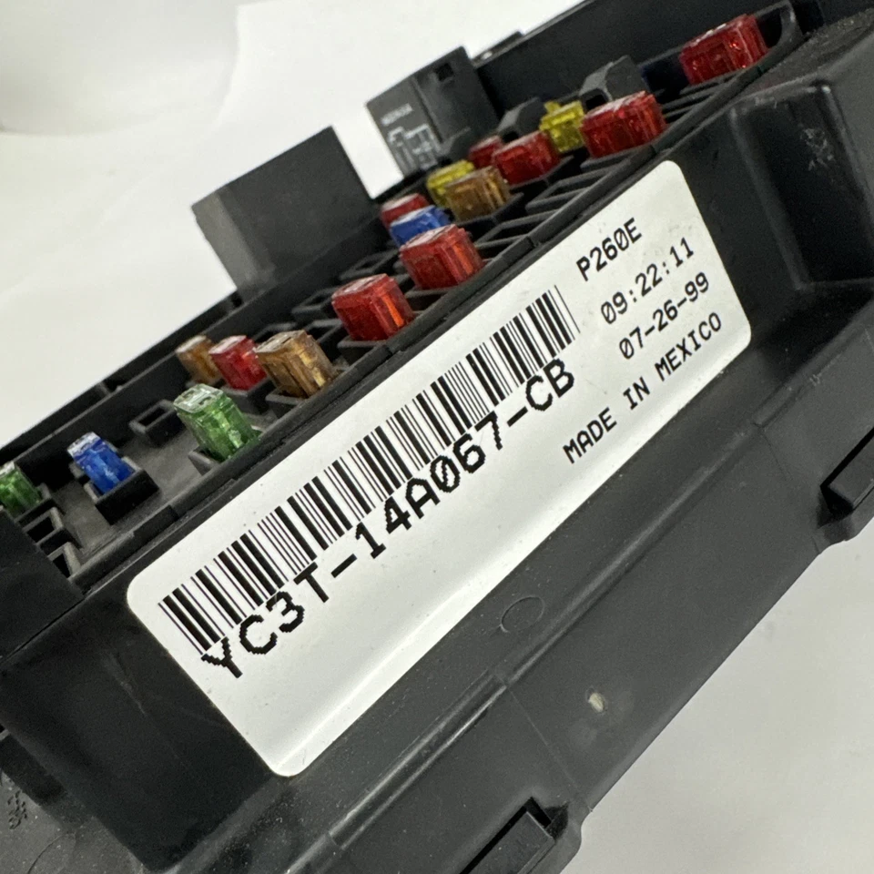 Caja relé panel de fusibles interior Ford F250 F350 1999-2000 YC3T-14A067-CB Foto 3 de 4