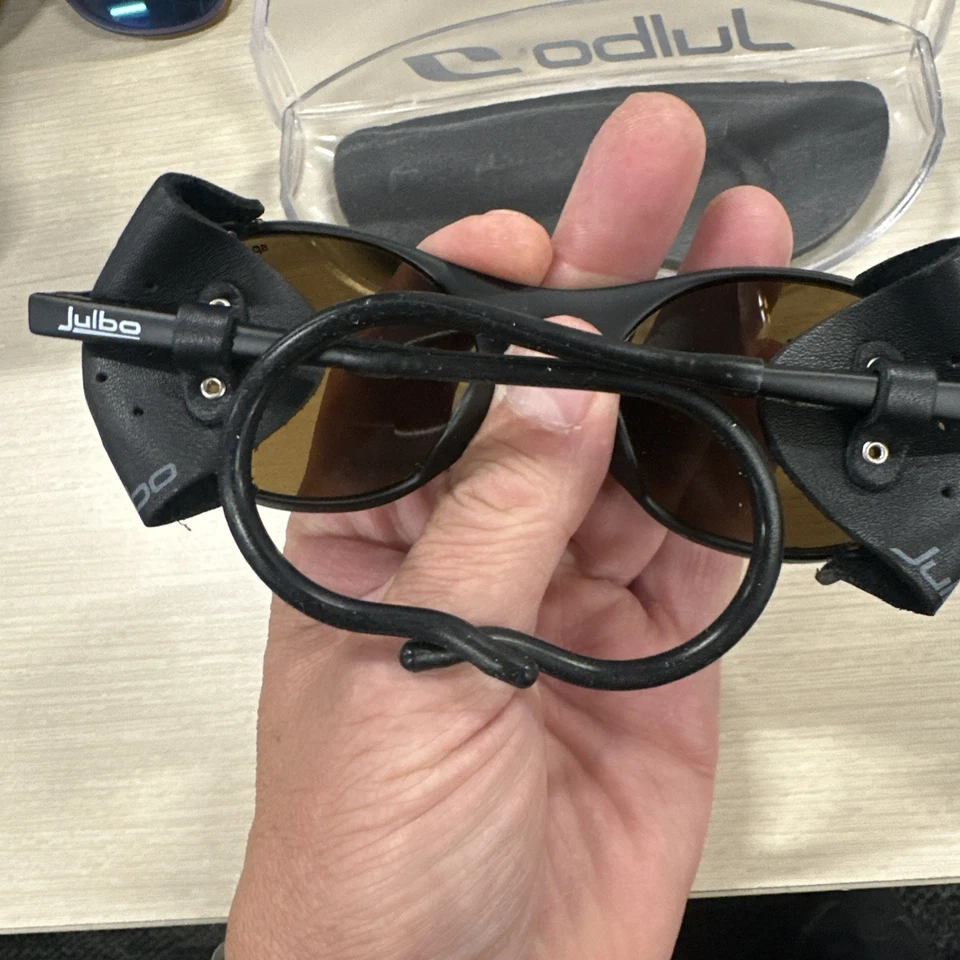 Gafas de sol Julbo Glacier Spectron 3 lentes marco negro azul espejo protectores laterales Foto 3 de 4