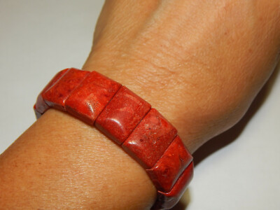 Bracelet Vintage En Bambou Rouge Et Branche De Corail - Bijou Ancien, Occasion, Fabriqué En France