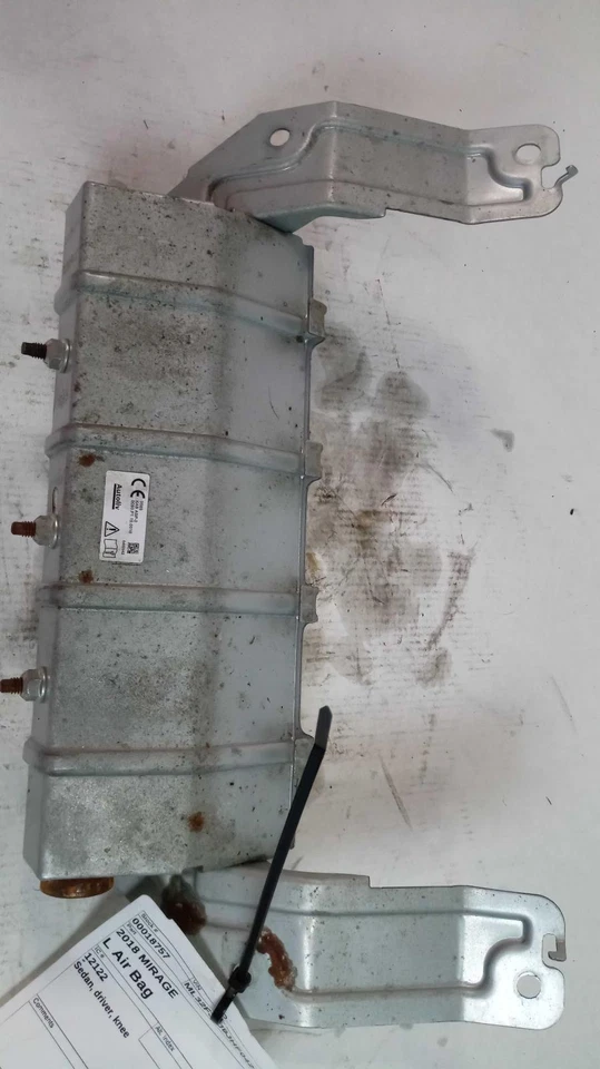 Used Instrument Panel Air Bag fits: 2018 Mitsubishi Mirage driver knee Grade A - Image 2 of 4