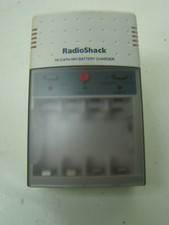 RadioShack 23-335 Rechargeable Ni-Cd NI-Mh Battery Wall Charger AA AAA
