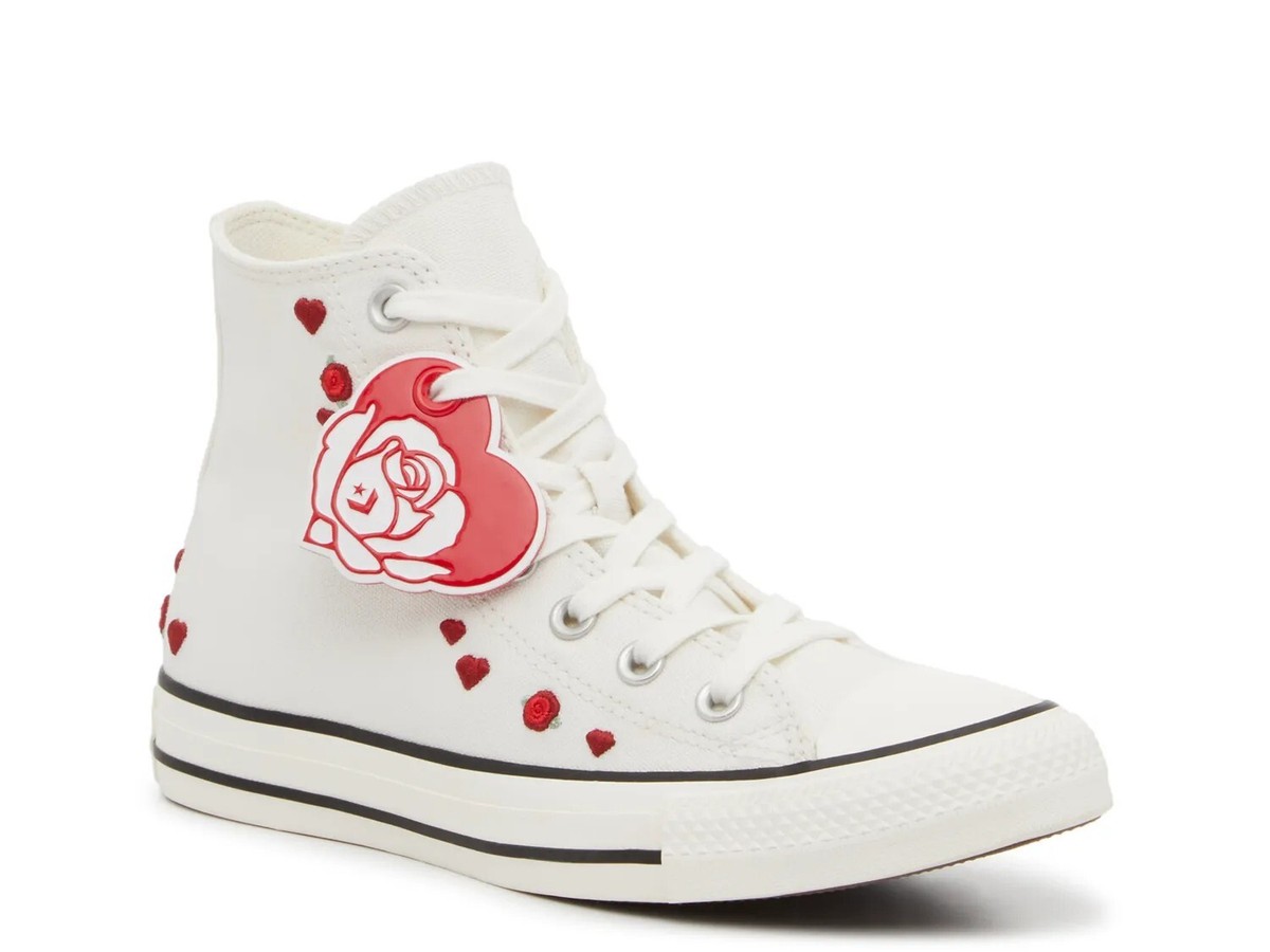 Woman's Fashion Sneakers Converse Chuck Taylor All Star Heart