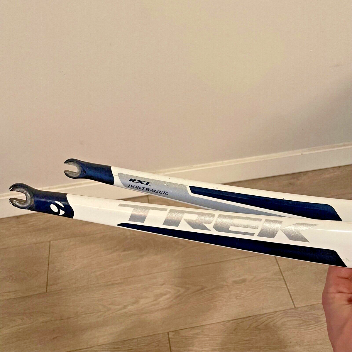 TREK Bontrager RXL Blue White Carbon Rim Fork 45mm Rake Tapered