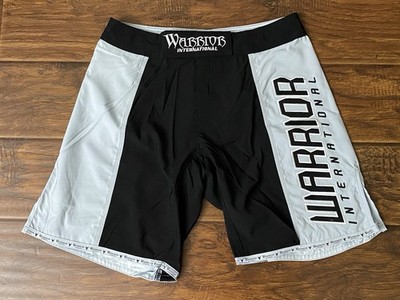 Warrior International Mens MMA Fighting Shorts 9'' Inseam NWT Size 32