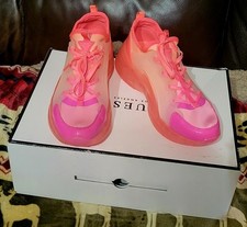 GUESS WOMEN'S COLORS MIX MEDIA PINK SNEAKERS SIZE 7 NEW IN BOX 