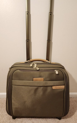 Briggs & Riley baseline BR214-7 Compact Carry On Luggage. Spotless.