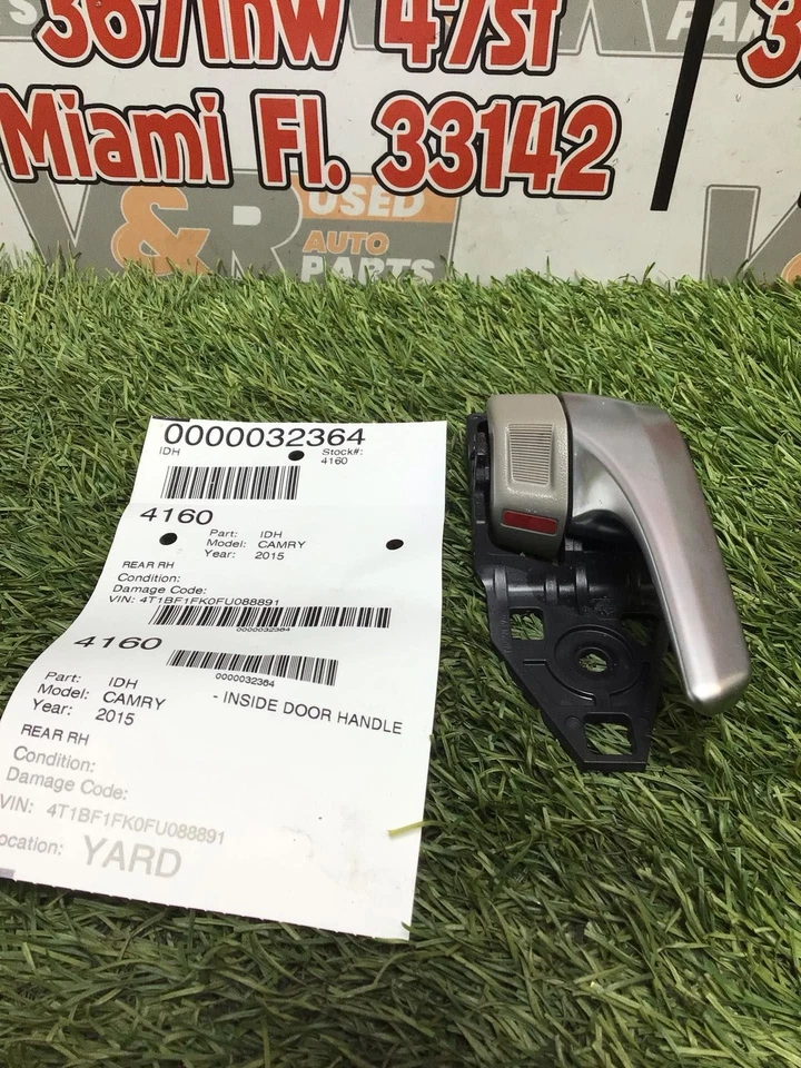 ✅ Manija de puerta interior trasera derecha Toyota Camry 2015 Pn:69206-06091-C0 OEM Foto 3 de 3