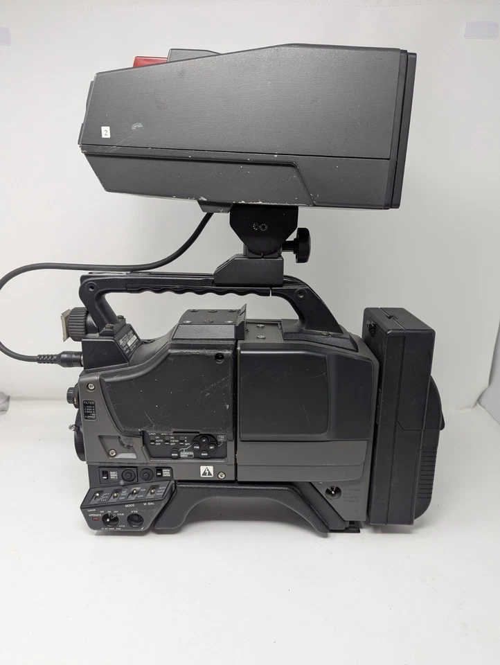 JVC KY-D29, KA-27u Camera Adapter, Studio Viewfinder - Image 2 of 4