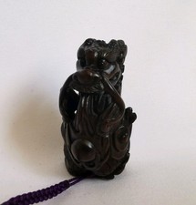 Tagayasan Netsuke Signé en Bois Vintage Japonais
