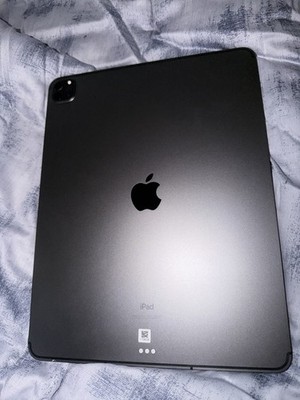 Apple iPad Pro 12.9-inch (6th Gen) 128GB, WIFI + Unlocked Cellular - Space Gray