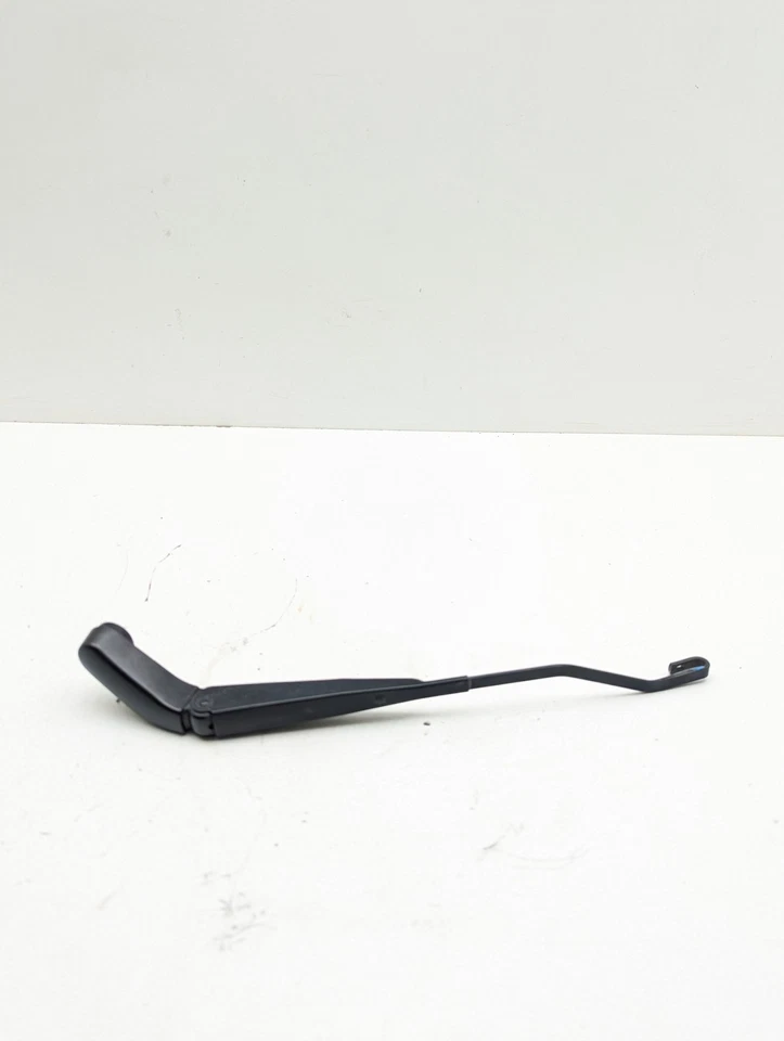 Brazo limpiaparabrisas trasero OEM Lexus RX300 1999 2000 2001 2002 2003 Foto 2 de 3