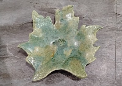 HandMade Studio Art Pottery Leaf Shaped Trinket Ring Dish Olive Green FallSIGNED