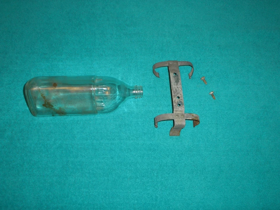 Se trata de un soporte óptico para botel y guardabarros. Para un Chevy Impala 1964. Foto 2 de 4