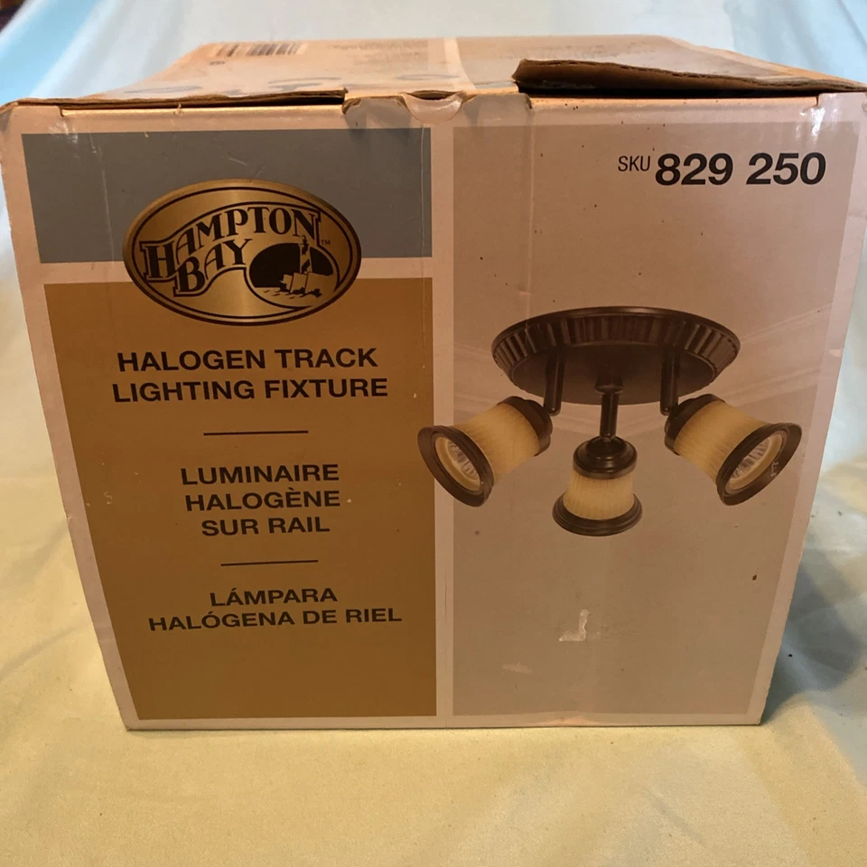Lámpara de iluminación halógena de pista Hampton Bay. Cualquier acabado bronce, pantalla de vidrio de trigo Foto 2 de 4