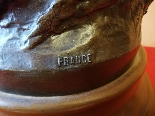 Sculpture by F. MOREAU "La peaching" - Picture 7 of 13