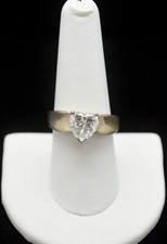 Sterling Silver Beautiful Clear Gem Heart Ring SZ 8.75 FMX872