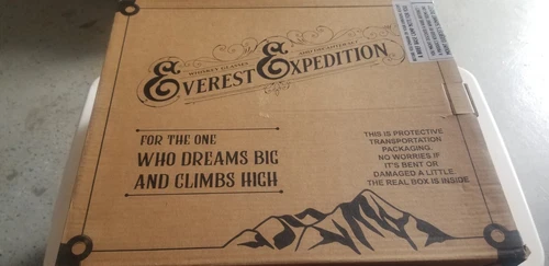 Everest Whiskey Decanter Set With Glasses Raised Mountain Rocks 3 glasses NIB🍸!