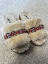 Minnetonka Faux Fur Slide Slippers Womens Size 6 Cream Southwestern Boho