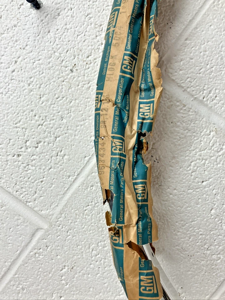 Nuevo OEM GM LH rueda trasera pozo embellecedor 9634343 1977-79 Chevrolet Impala (SR48) Foto 3 de 4