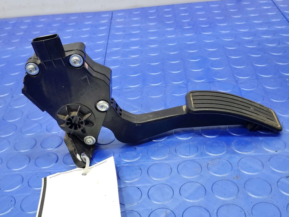 2014-2016 斯巴鲁森林加速器踏板组件正品原始设备制造商 36010FJ010 — 第 4/4 张图片