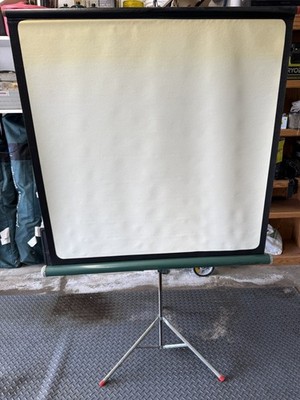 Da-Lite Vintage Projection Projector 40''x40'' Comet Screen with Tripod