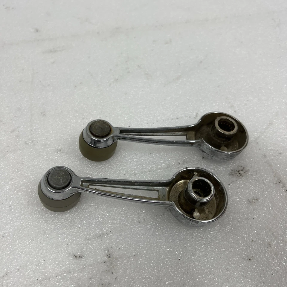 Ford Mustang Cougar LTD Torino 1968-1972 OEM manivela delantera gris - escaso Foto 3 de 4