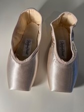 Russian Pointe Rubin Pointe Shoes - size 41 w4 v2 - U Cut Flex Medium