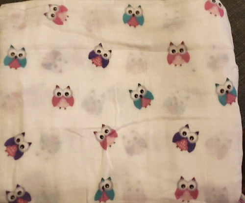 Fabric - Colorful OWLS on white background - 1 yards - new - Picture 4 of 4