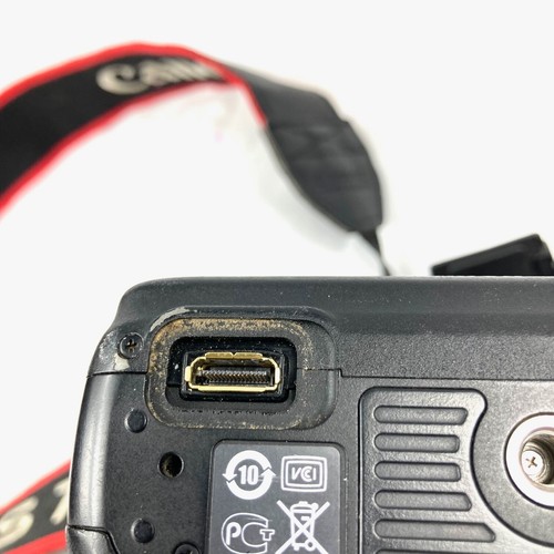 Canon EOS 7D DSLR Camera Body Only For Parts and or Repair - Picture 11 of 12