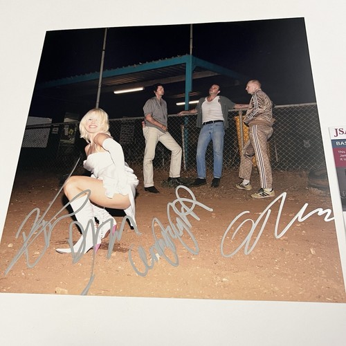 FOTO FIRMADA POR AMYL AND THE SNIFFERS 12x12 dibujos animados oscuridad comodidad para mí certificado de autenticidad jsa - Imagen 2 de 3